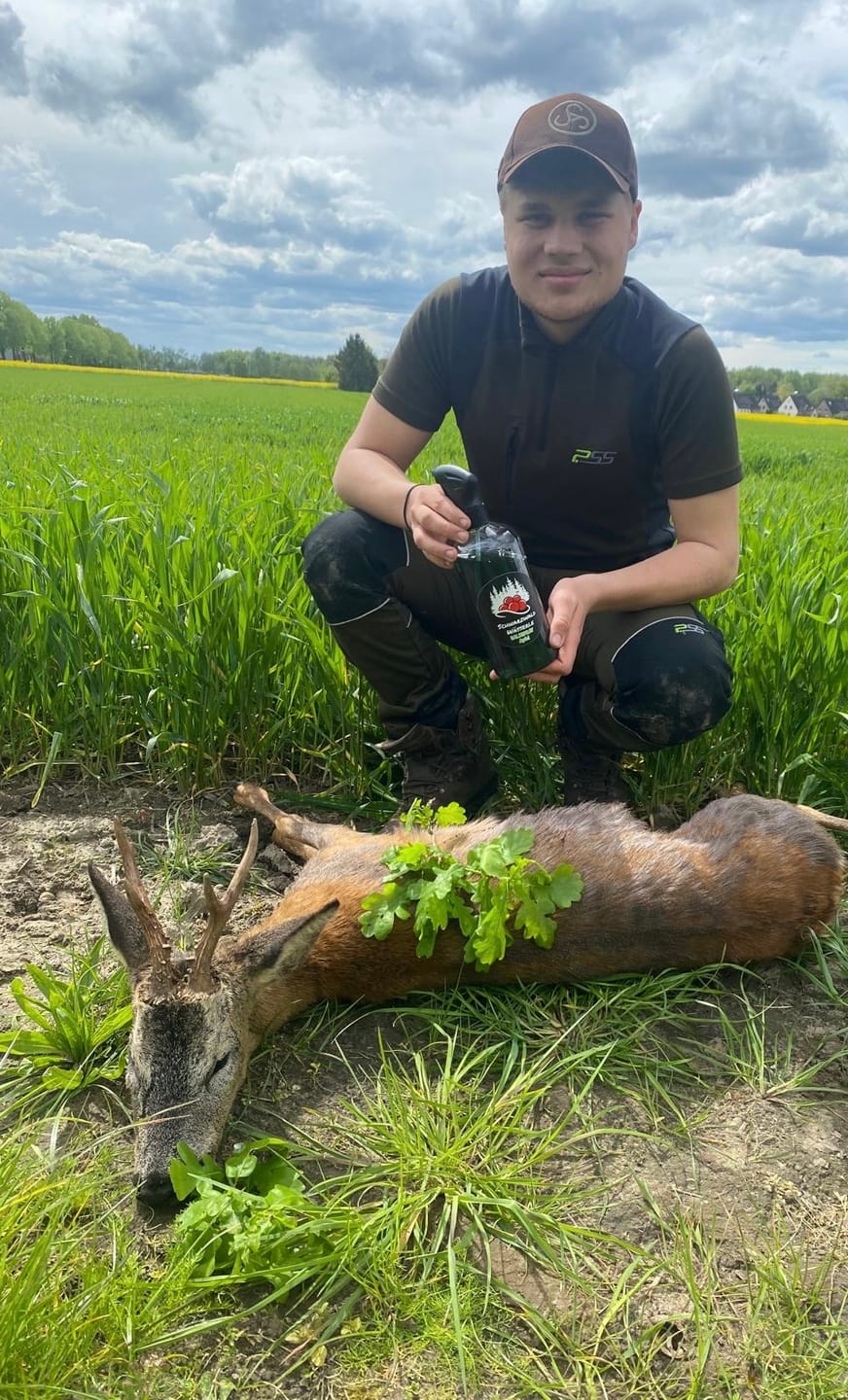 Customer photo review of Salzspray Apfel - Lockmittel Rehwild, Schwarzwild, Rotwild und Damwild
