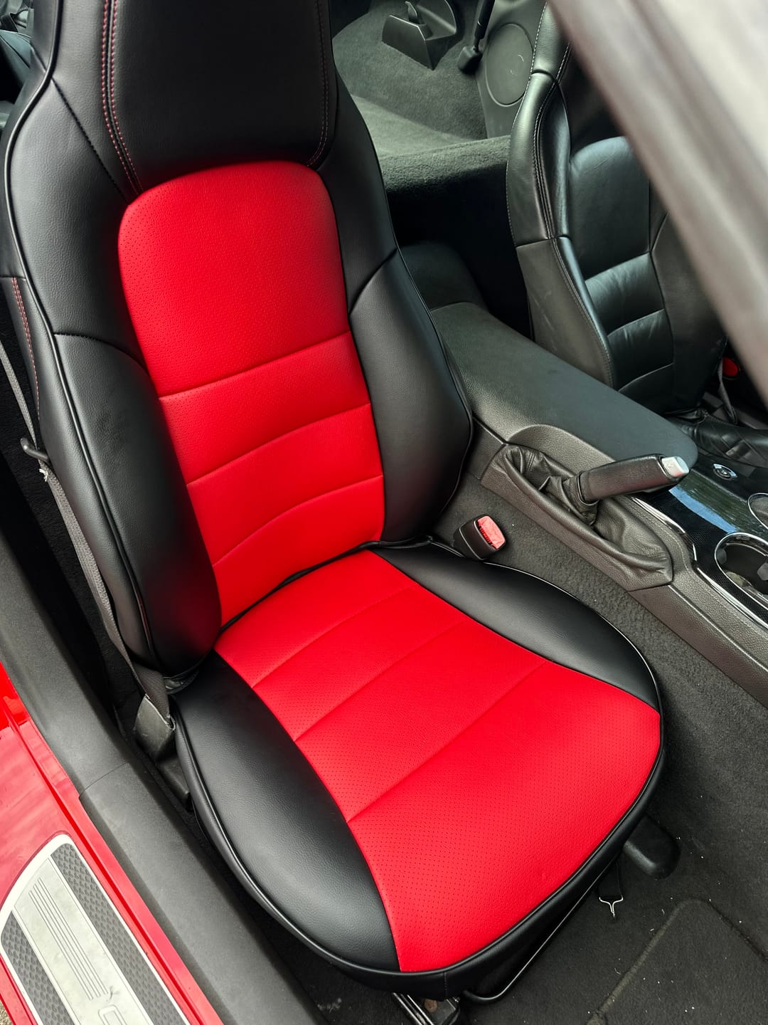 Customer photo review of 2005-13 Corvette C6 Custom Leather Seat Covers