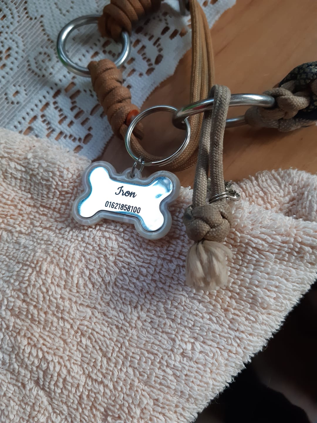 Customer photo review of Hundename - Individuelle Epoxid Hundemarke