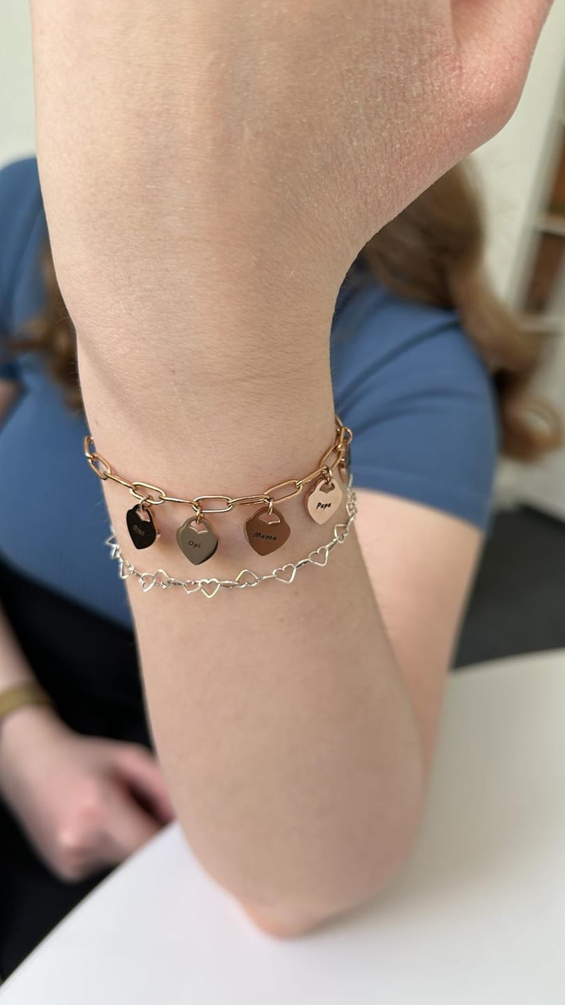 Customer photo review of Armband mit personalisierten Herzanhängern