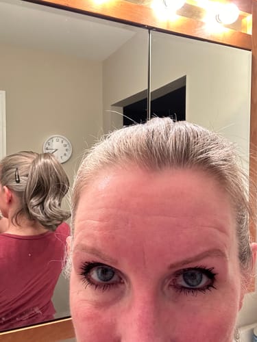 Customer photo review of JuvaBun Claw Clip Wavy Ponytail Extension 12''