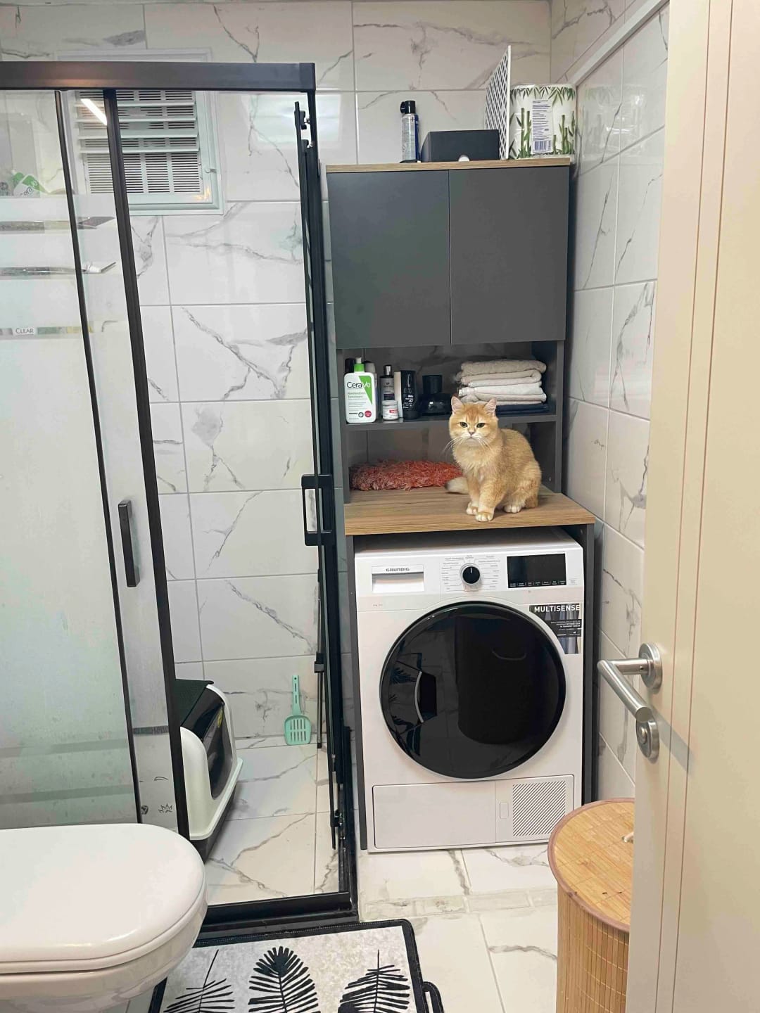 Customer photo review of Rani KD101 Çamaşır Makinesi Dolabı 3 Raflı Kapaklı Banyo Dolabı Antrasit - Sepet Ceviz