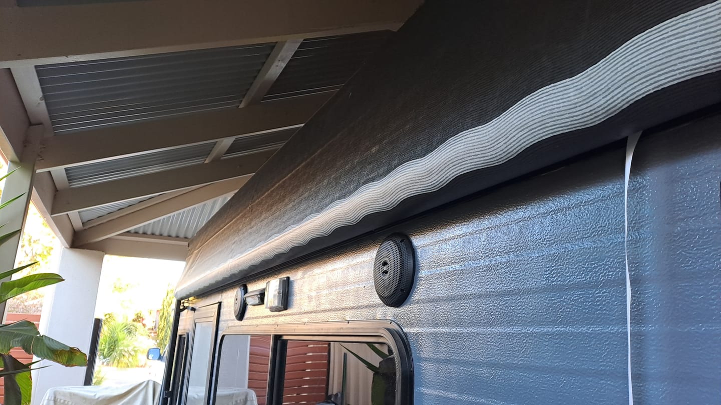 Customer photo review of Awnlux Retractable Roll-Out Caravan Awning W-5600NC