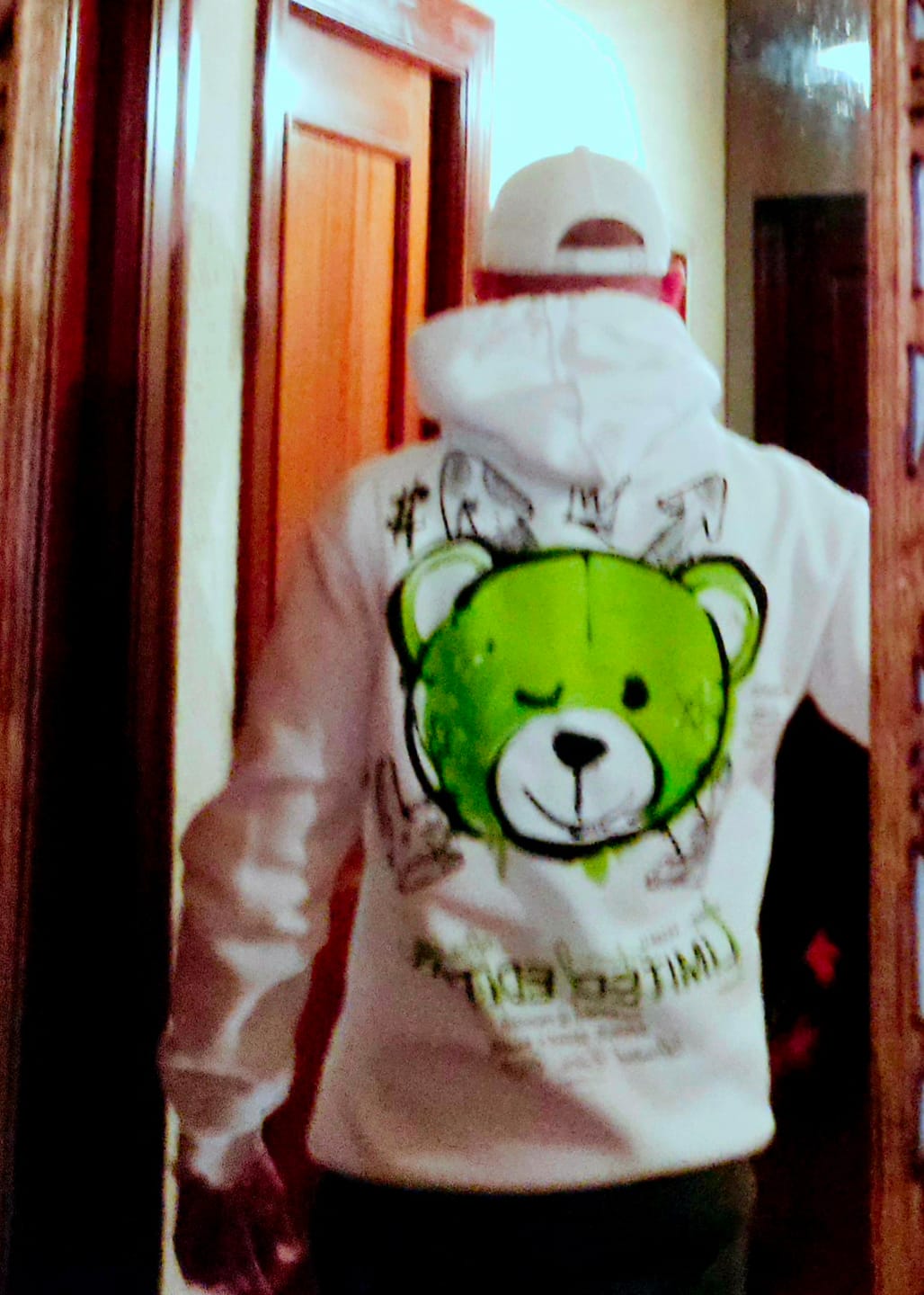 Customer photo review of SUDADERA CON CAPUCHA "FASHION BEAR" - BLANCO - AVENUE GEORGE V PARIS | GV-10011