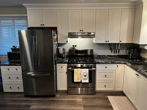 Customer photo review of 12" Wide Base Cabinet With Drawer On Top - Thermofoil Doors