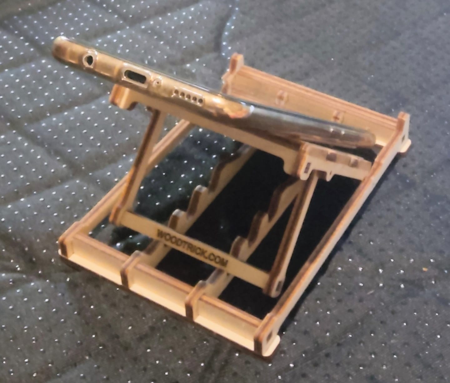Customer photo review of Gadget stand
