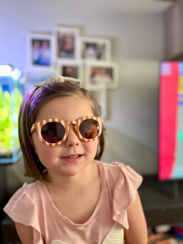 Customer photo review of Gafas de sol Vintage Cat eyes Pink Polarized Sostenibles Nenina & Co