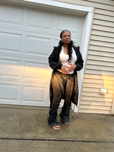 Customer photo review of LOW RISERS (BLACK DENIM)