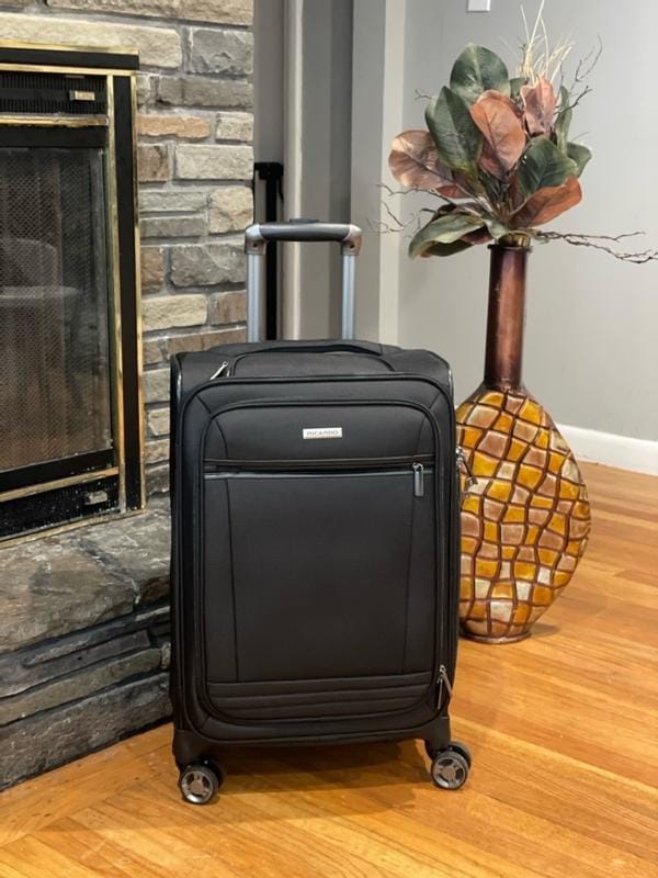 Customer photo review of Avalon Softside Carry-On Expandable Spinner