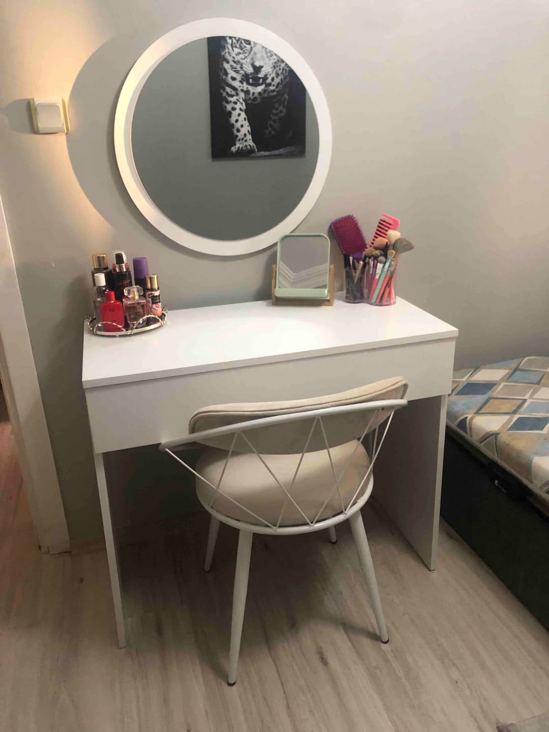 Customer photo review of Rani BJ104 Makyaj Tuvalet Masası Tek Çekmeceli Takı Düzenleyici Beyaz