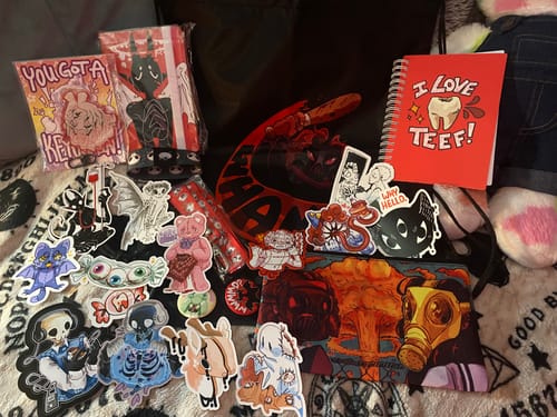 Customer photo review of Creepy Mystery Gift Box