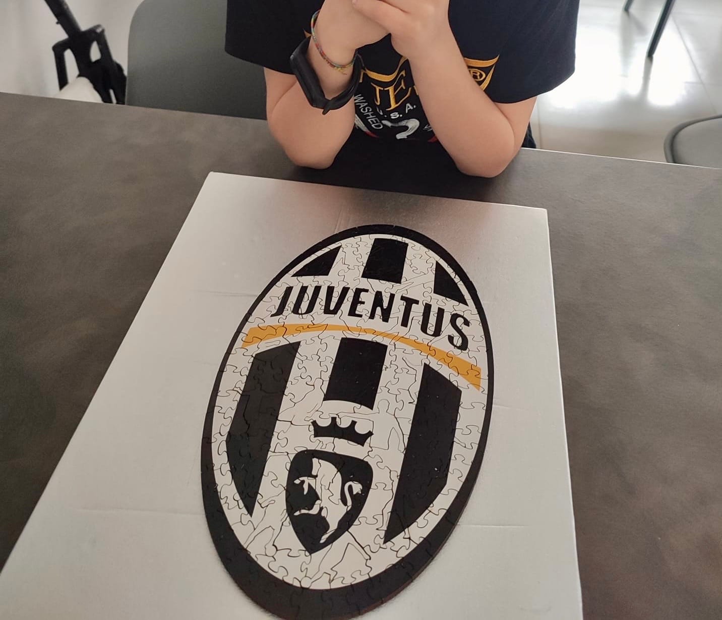 Customer photo review of Retro Logo Juventus® - Puzzle di Legno