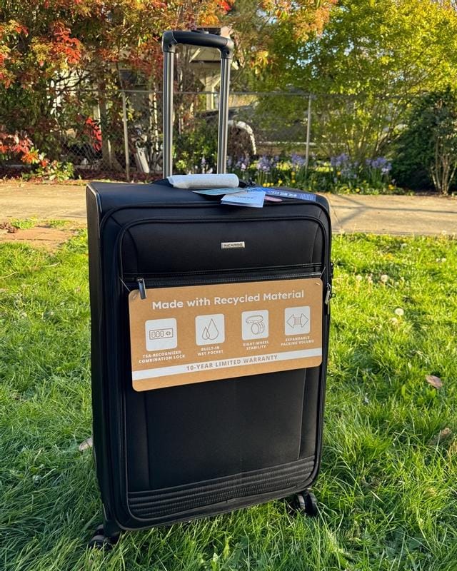 Customer photo review of Avalon Softside Large Check-In Expandable Spinner