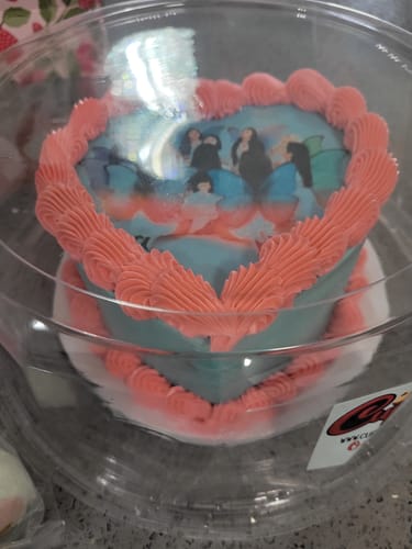 Customer photo review of Heart Custom Logo / Photo Cake