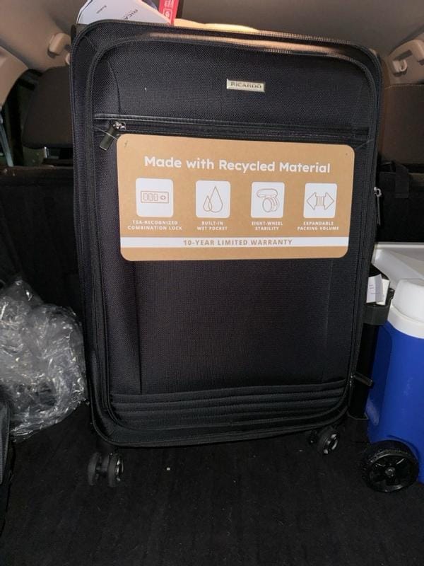 Customer photo review of Avalon Softside Medium Check-In Expandable Spinner