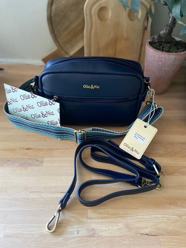 Jane P. review of Gigi Crossbody - Black image 1 out of 1