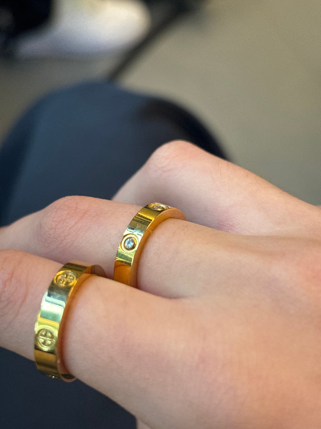 Customer photo review of Crossed Arianna Ring | 18K vergoldet