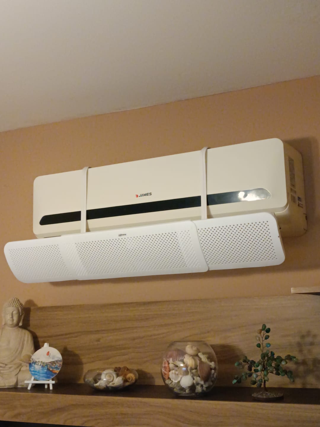 Customer photo review of Deflector Disperser para Aire Acondicionado Milhome