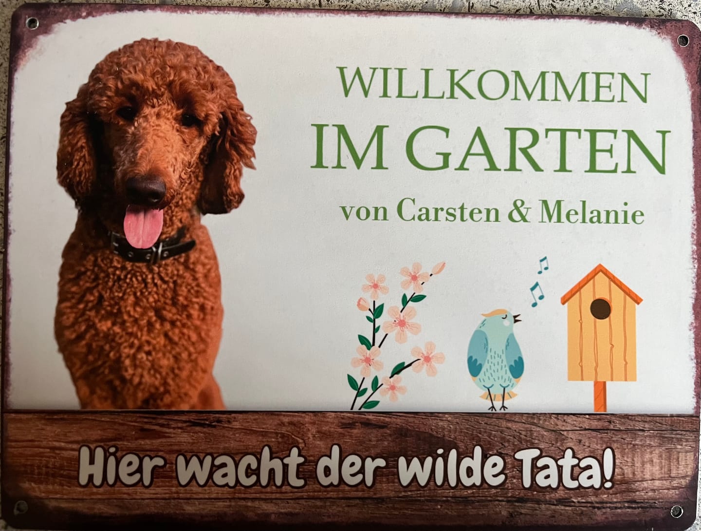 Customer photo review of Hunde Garten-Schild personalisiert mit Foto & Text (UV- und wetterfest)