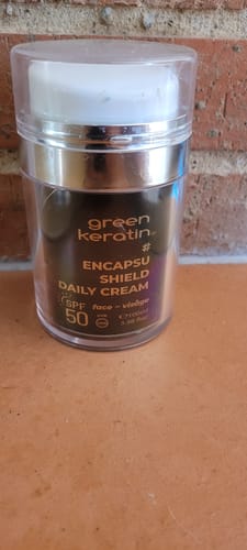 Customer photo review of ENCAPSUSHIELD SPF50 CRÈME POUR LE VISAGE, 100ml