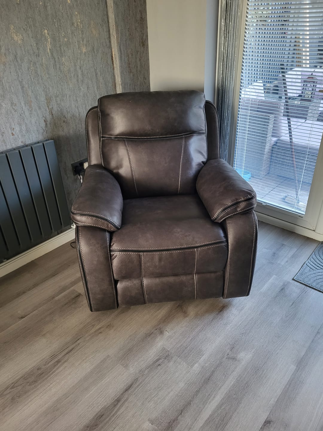 Customer photo review of Vinson 2 Seater Smart sofa Power Recliner with Console