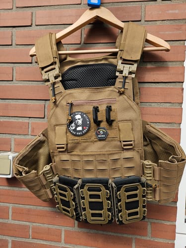 Customer photo review of SHIELD Germany Plattenträger BRAVO Coyote - bis SK4 / NIJ IV