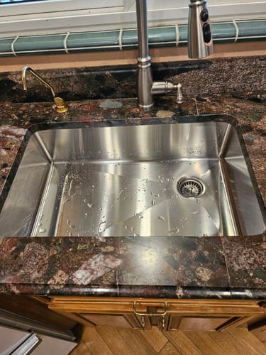 Customer photo review of 28" Stainless Steel Undermount Sink - Single Bowl - Offset Drain Right - 8" Depth (5S28R-8)