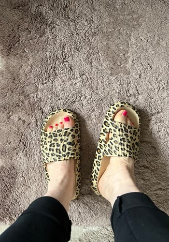 Customer photo review of HappyFlops Limited Editions