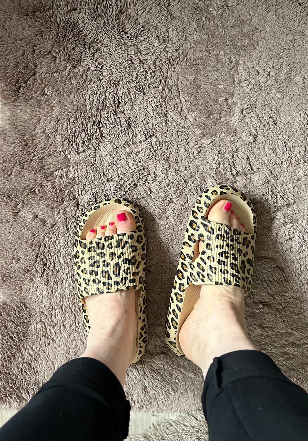 Customer photo review of HappyFlops Limited Editions