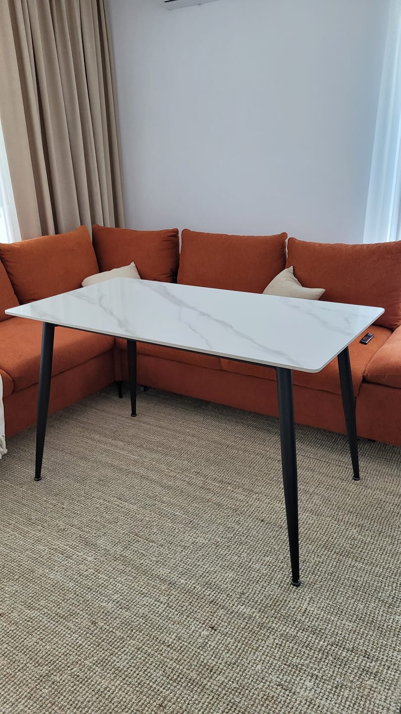 Customer photo review of Masa RION, alb cu efect de marmura/negru mat, ceramica/metal, 130x70x76 cm