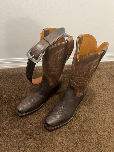 Customer photo review of Men's Carl Sanded Shark Boots