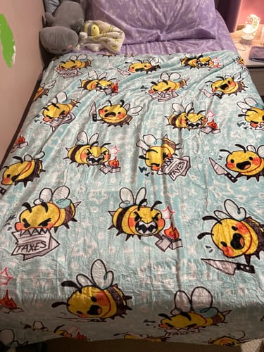 Customer photo review of Chaotic Bees Throw Blanket