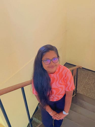 Customer photo review of Sunkissed Swirl Crop T Shirt