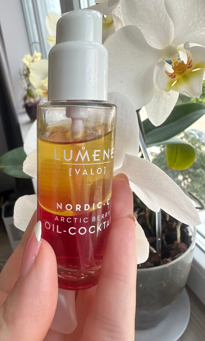 Customer photo review of Серум-Коктейл с витамин С за блясък и сияние за суха и нормална кожа Lumene NORDIC-C Valo