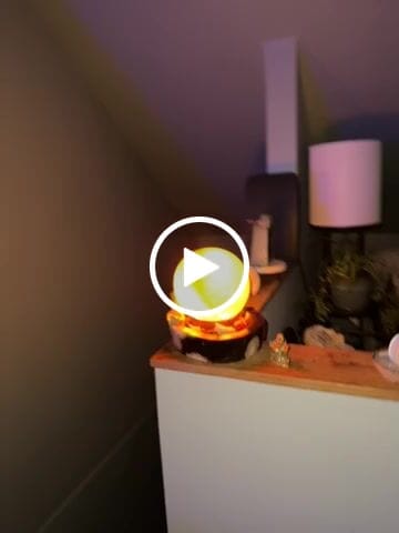 Customer video review of Space Ball Himalayan Salt Lamp