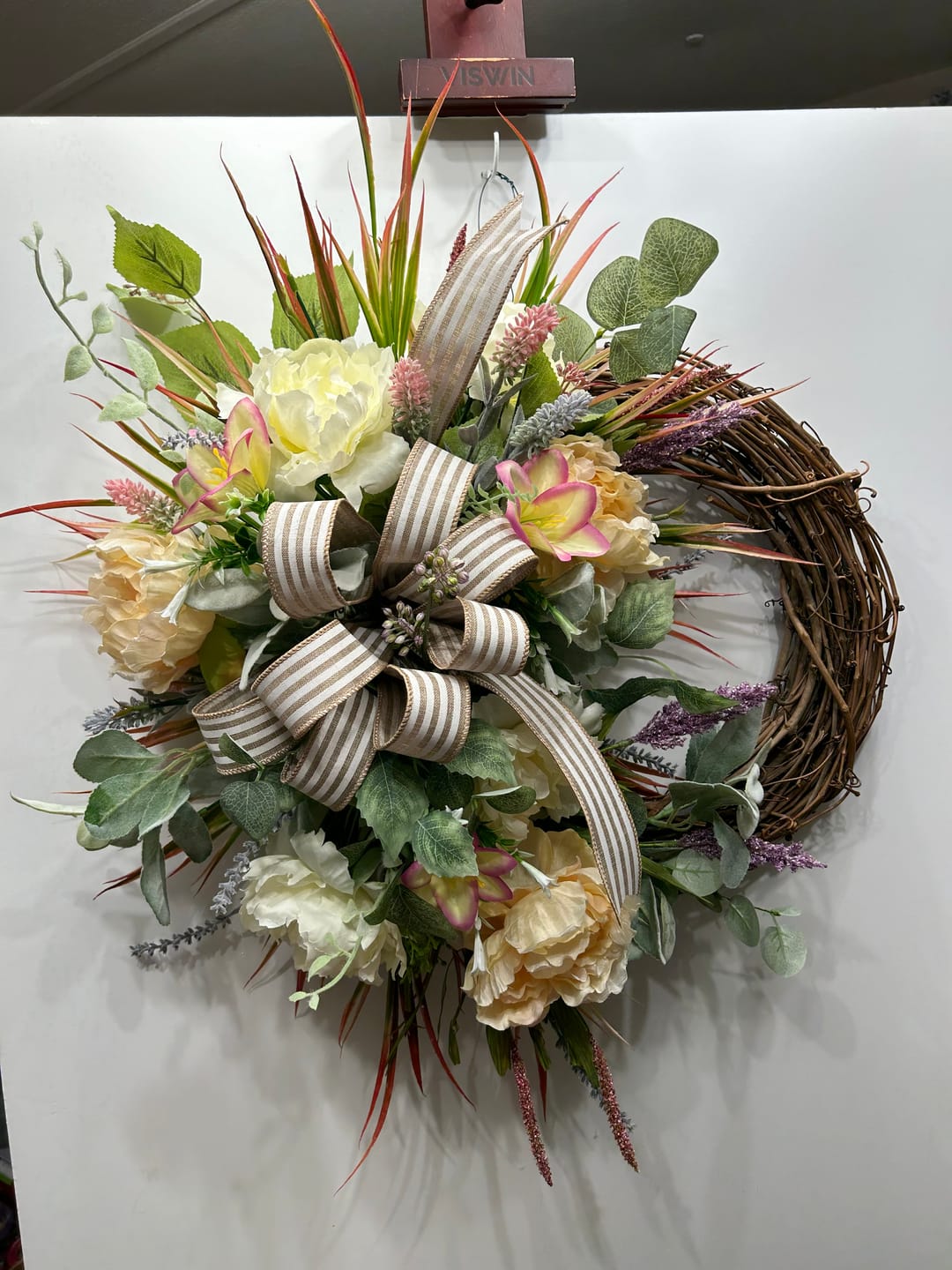 Customer photo review of 16" Round Grapevine Wreath - DECOE-035