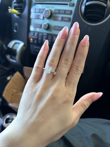 Customer photo review of Louily Classic 2.0 CT Radiant Cut Engagement Ring In Sterling Silver