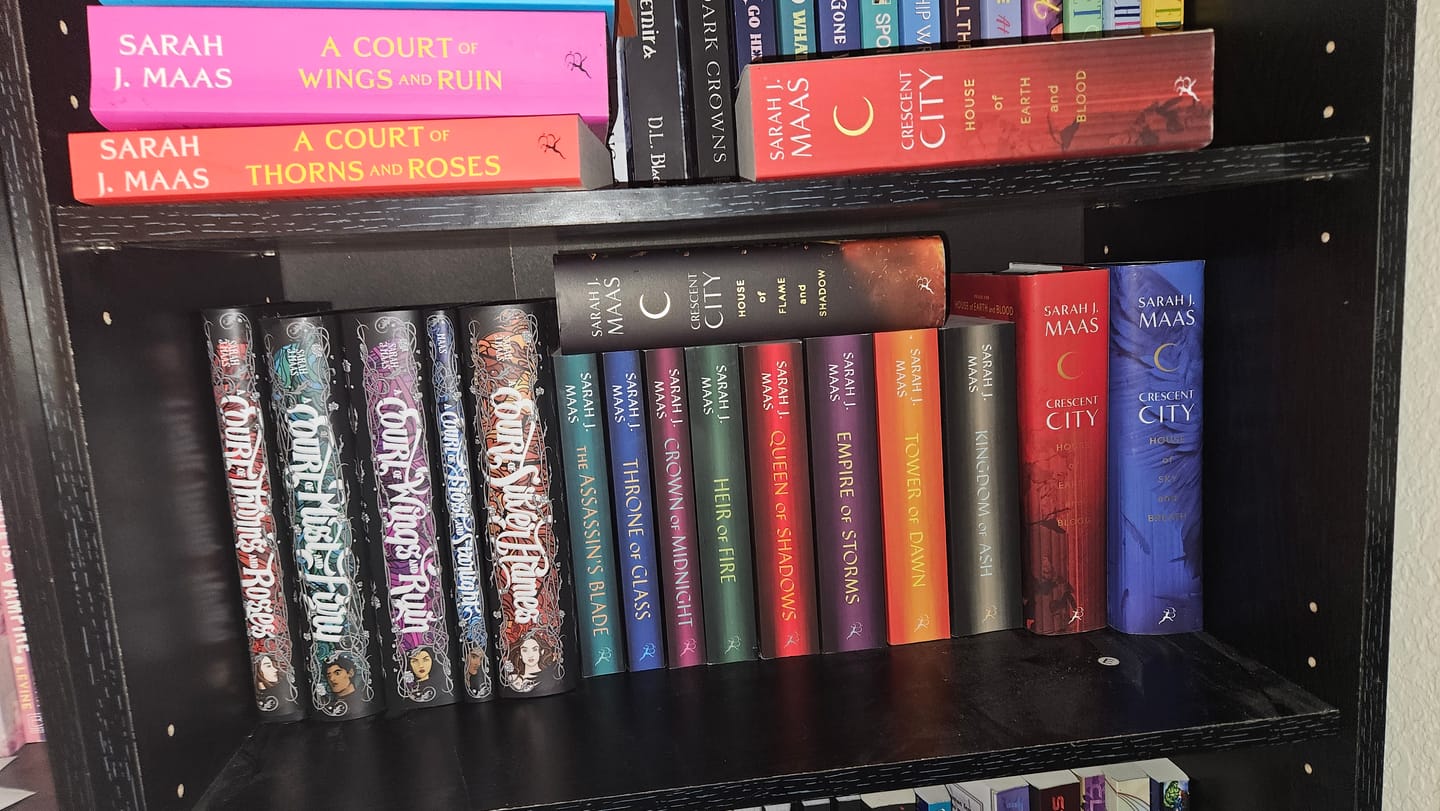 Customer photo review of A Court of Thorns and Roses Dust Jackets