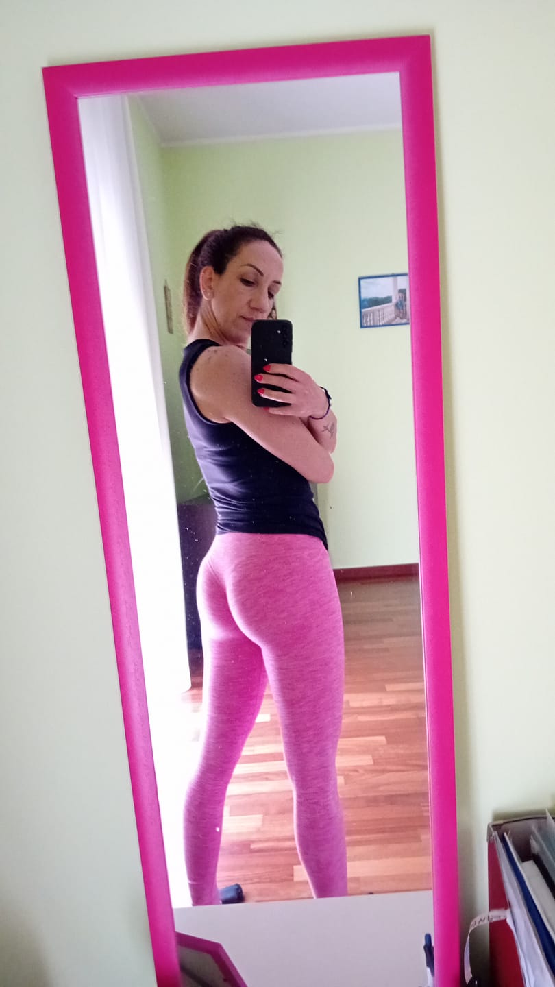 Customer photo review of Leggings All-Up Purple