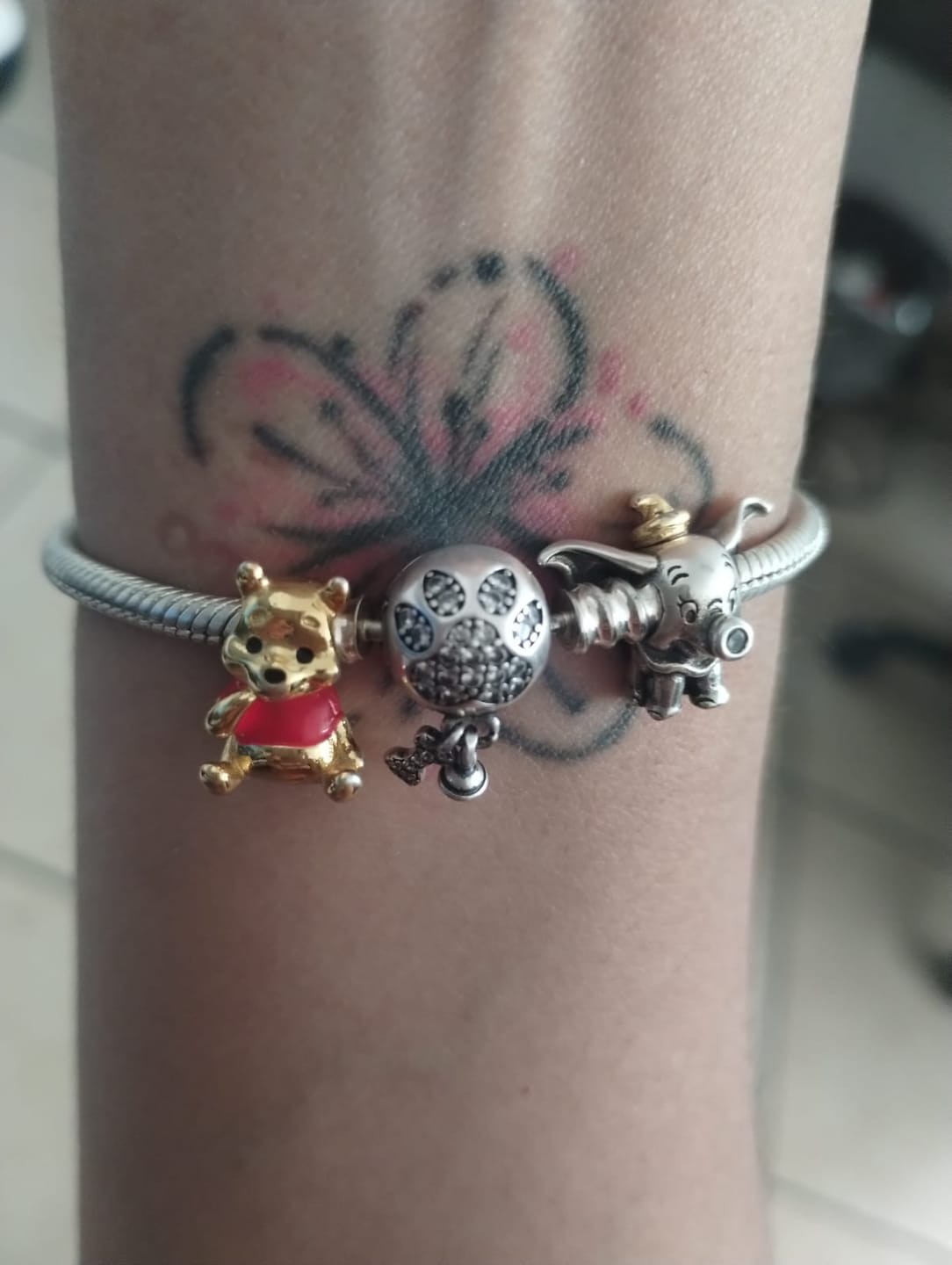 Customer photo review of Pulsera Huella de Perrito Diamantes