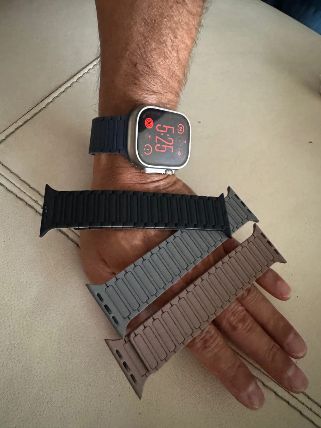 Customer photo review of Silicone Magnetic Link Strap for Apple Watch