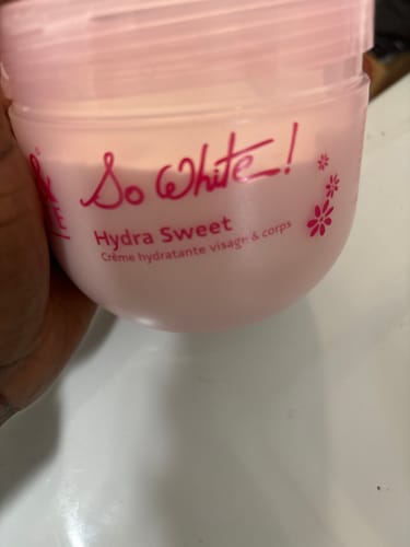 Customer photo review of Fair and White Original Pump Lotion, Anti-Oxidant 500ml