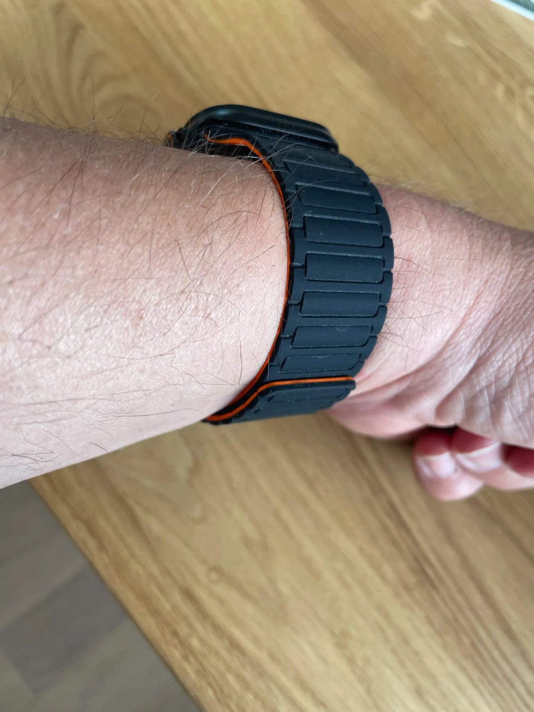 Customer photo review of Silicone Magnetic Link Strap for Apple Watch
