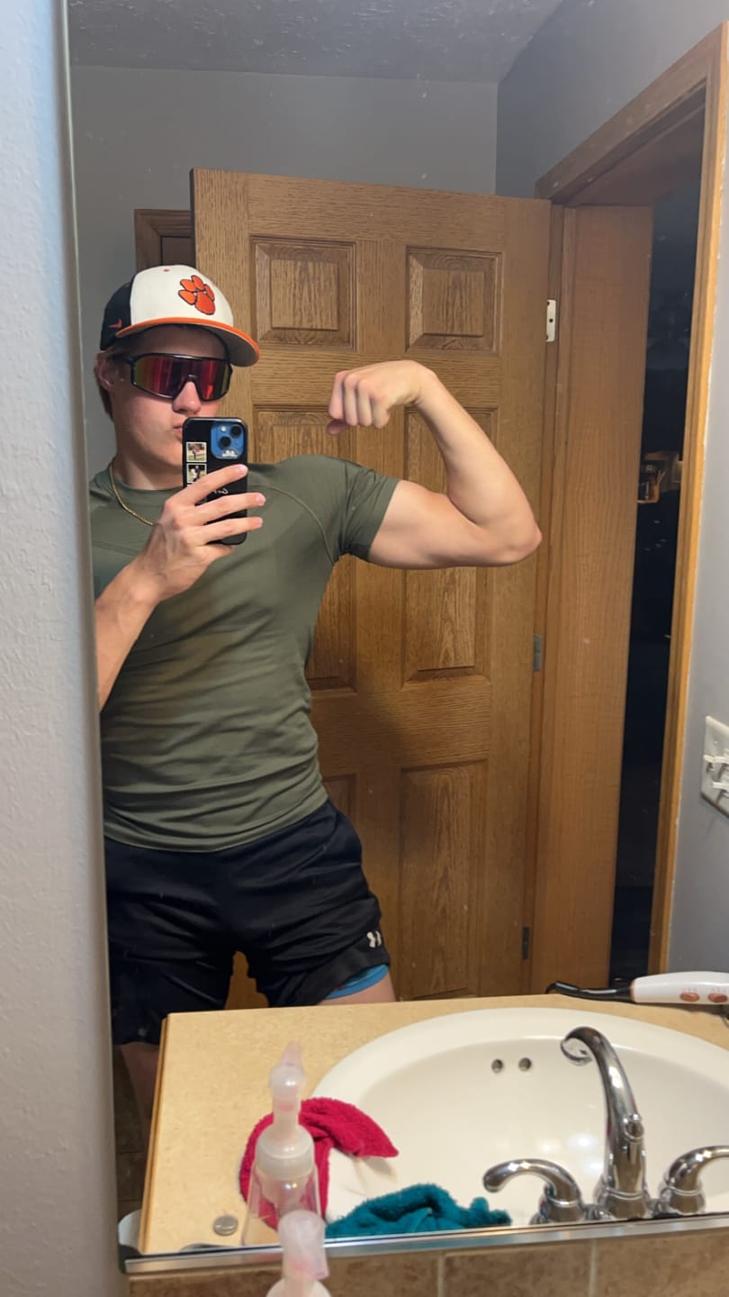 Customer photo review of 476 - Stealth Compression Tees