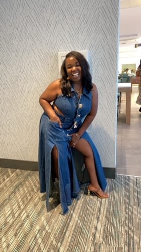 Customer photo review of Cut-Out Sleeveless Lapel Denim Dress