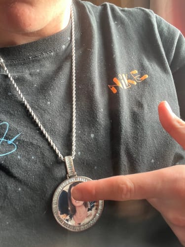 Customer photo review of BAGUETTES. - PENDENTIF PORTE PHOTO OR BLANC