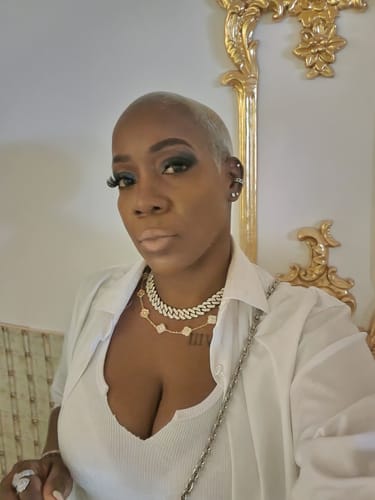 Customer photo review of Kute Cuban Earrings