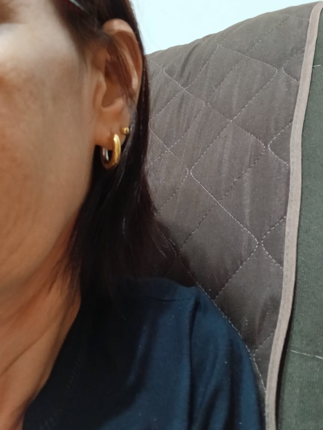 Customer photo review of Brincos de Argola Contraste Banhado em Ouro 18k