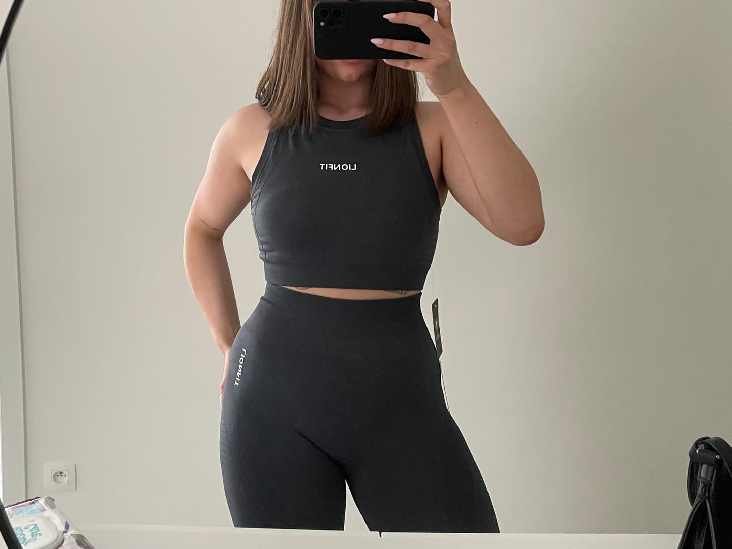 Customer photo review of Leo High Neck Sports Bra Antra Grey