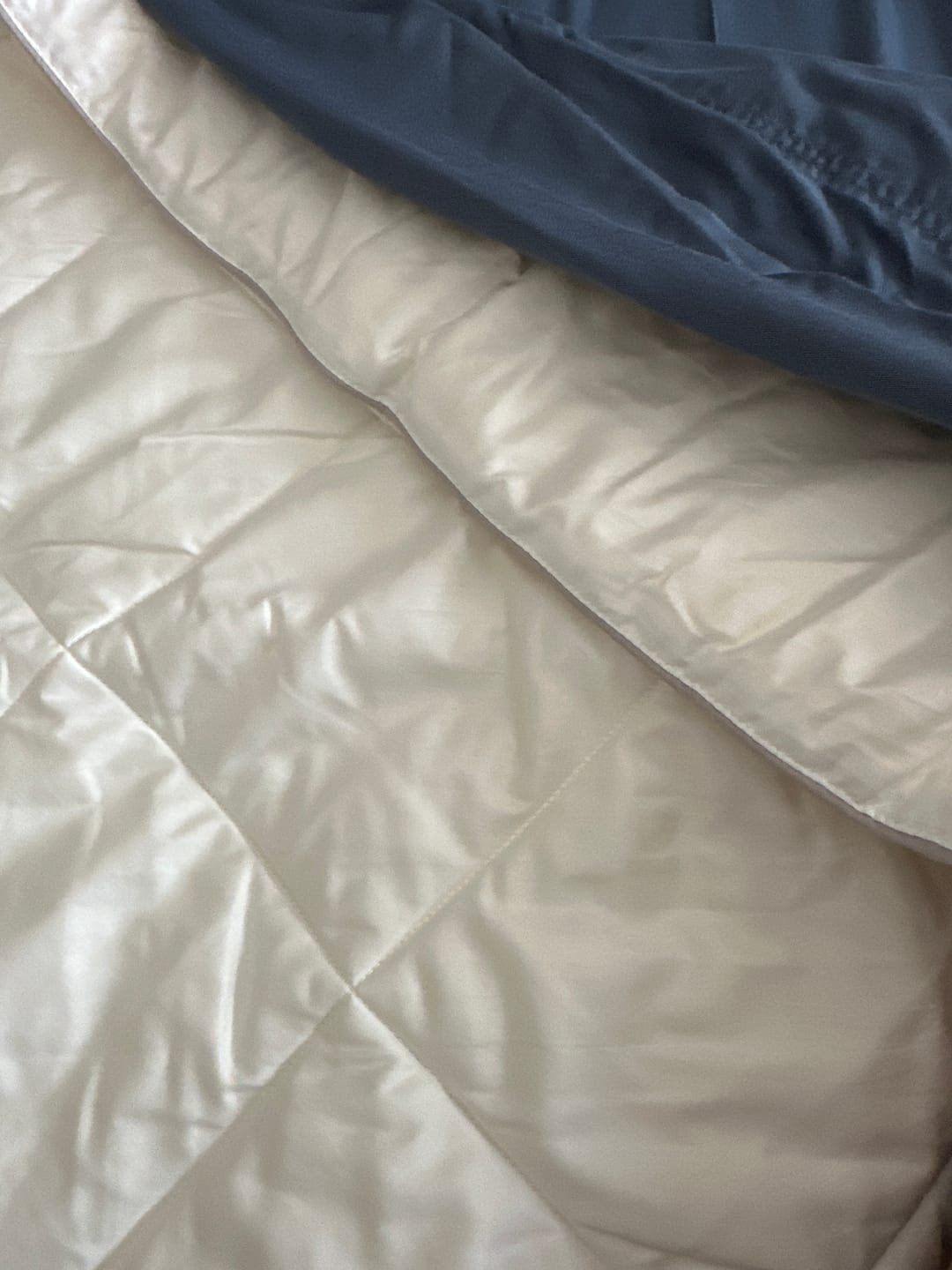 Customer photo review of Wool Comforter, Queen